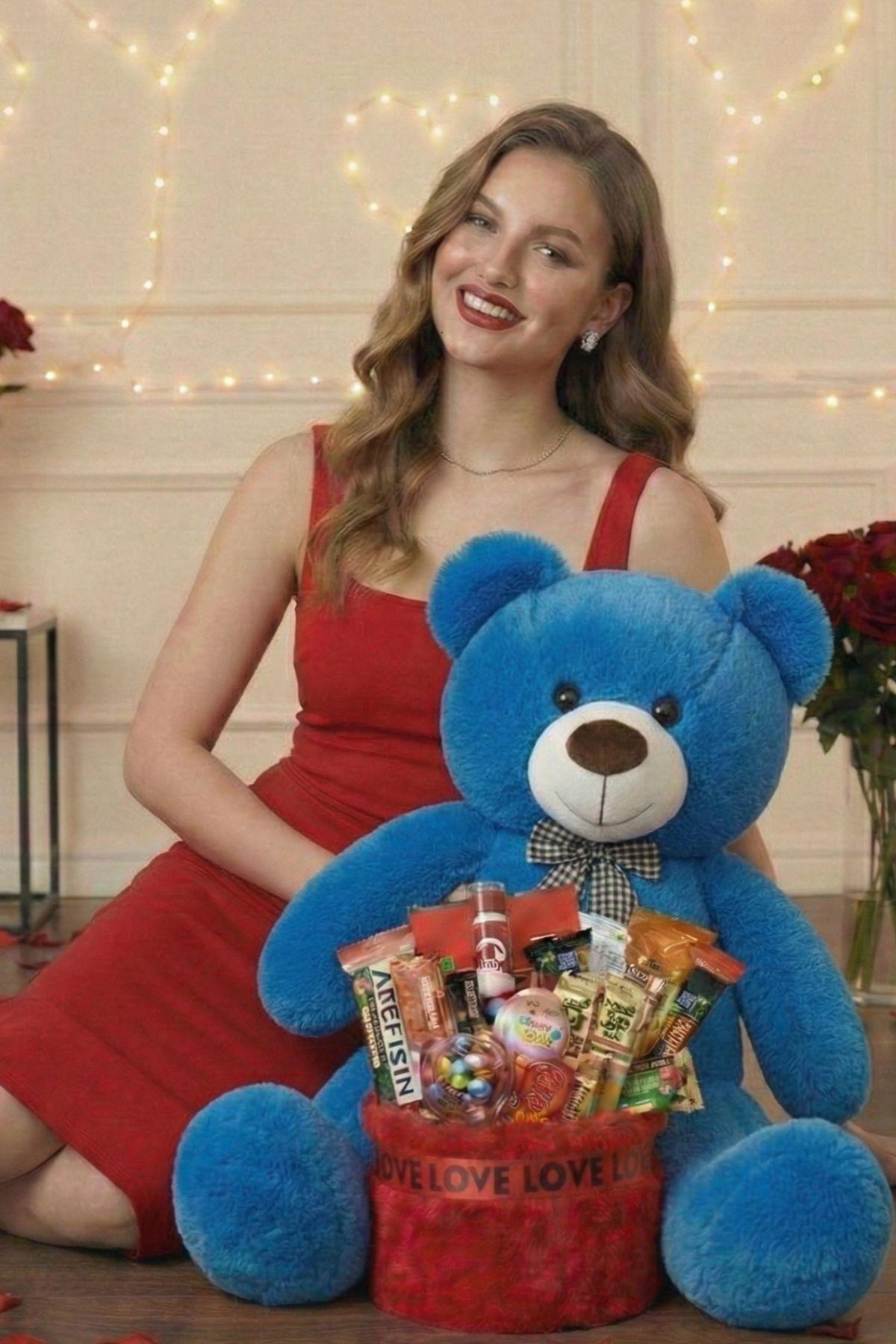 3’lü Kadınlar Günü Hediye Seti | 90 Cm Peluş Ayı, Love Çikolata Sepeti & Mavi Peluş Ayıcık Buketi