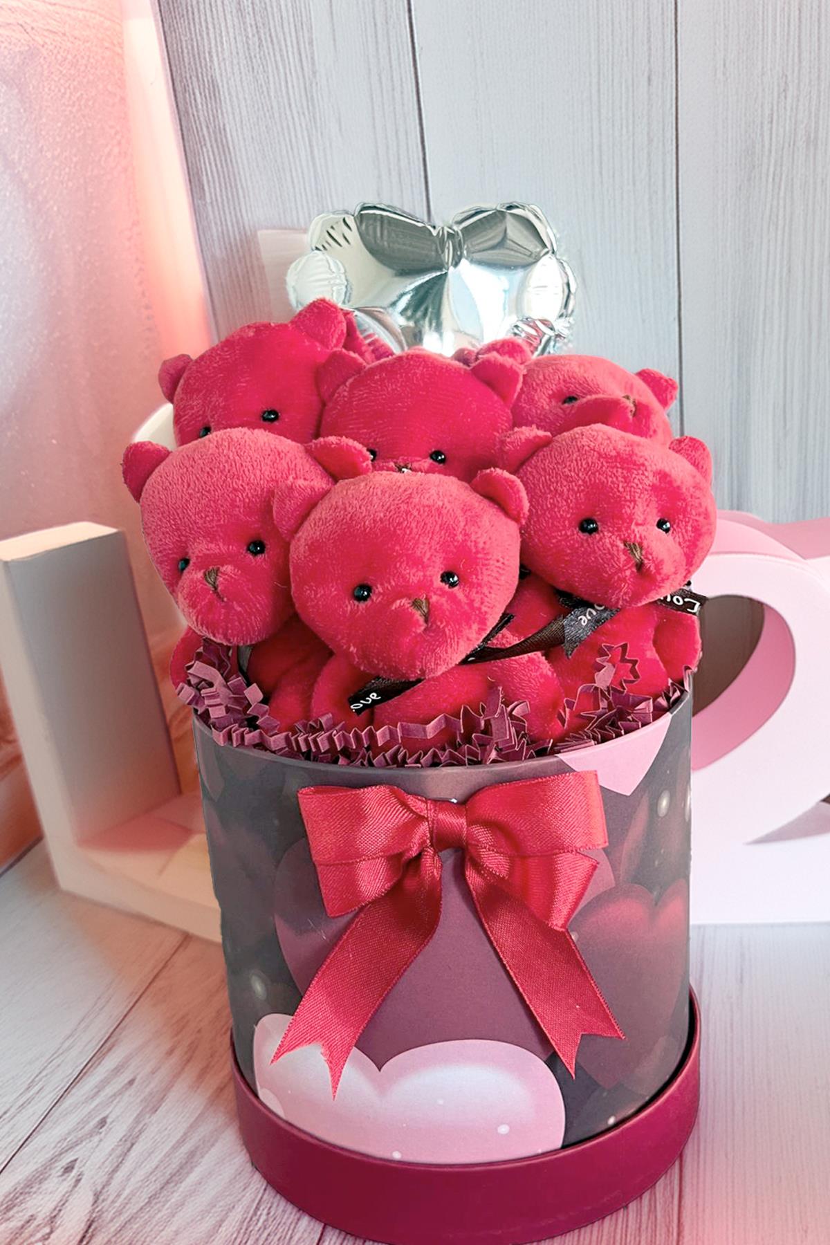 Kadınlar Gününe ÖZEL: Premium Özel Kalpli Silindir Kutusunda, Kalpli Balonlu LED Işıklı 6’lı Kırmızı Ayıcık Buketi