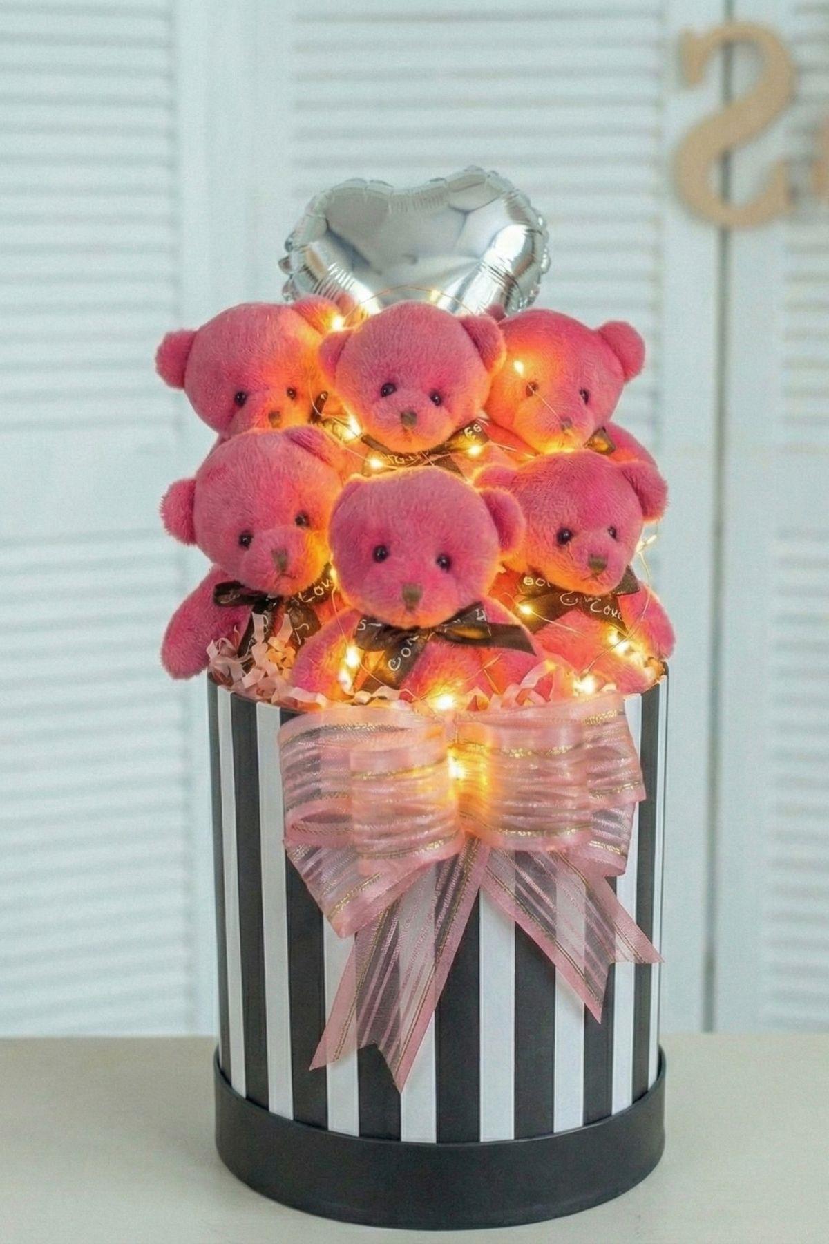 Premium Silindir Hediye Kutusunda, Kalp Balonlu LED Işıklı 6’lı Fuşya Ayıcık Buketi, Sevdiğini Hediye