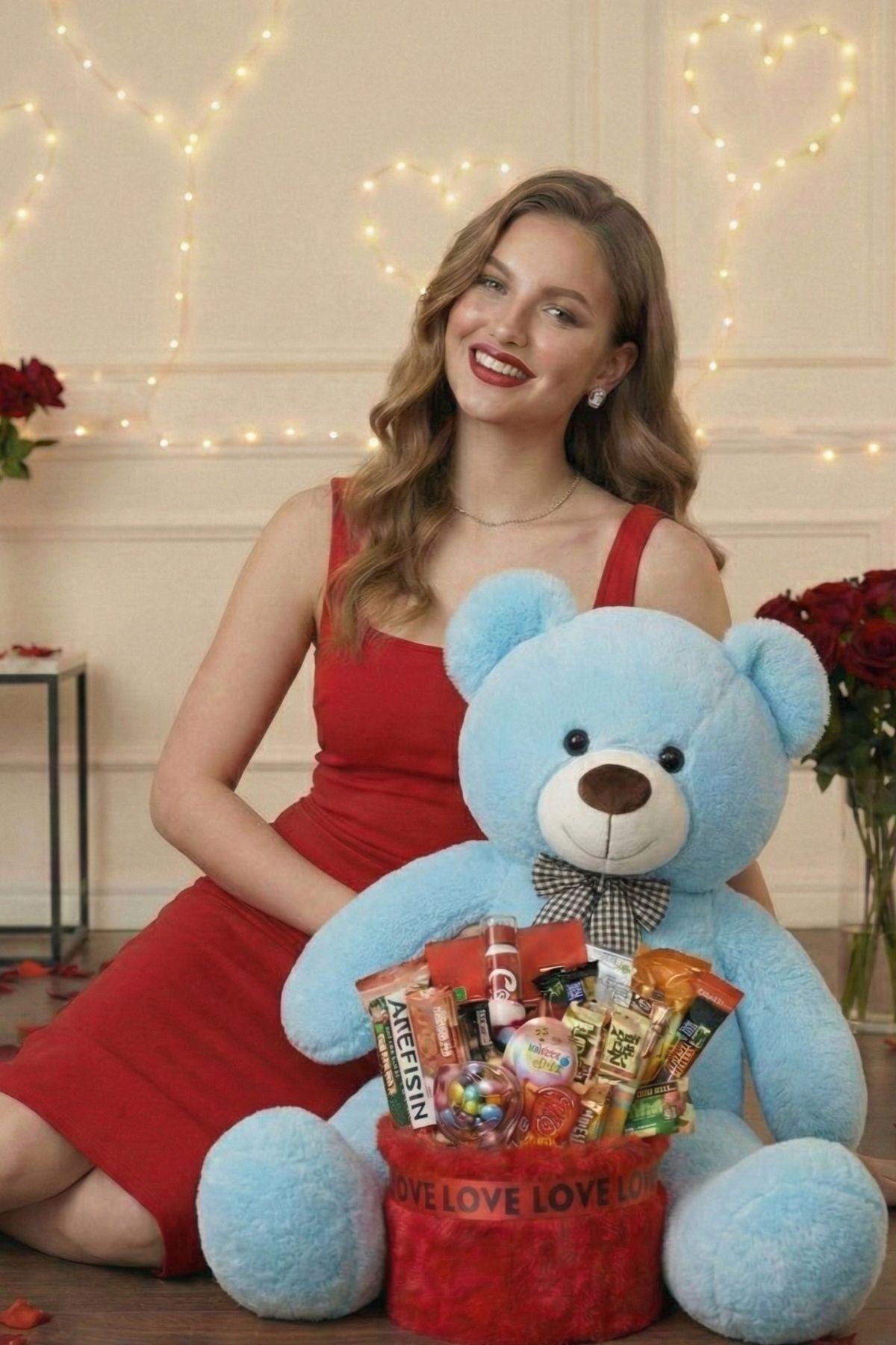 3’lü Kadınlar Günü Hediye Seti | 90 Cm Peluş Ayı, Love Çikolata Sepeti & Mavi Peluş Ayıcık Buketi