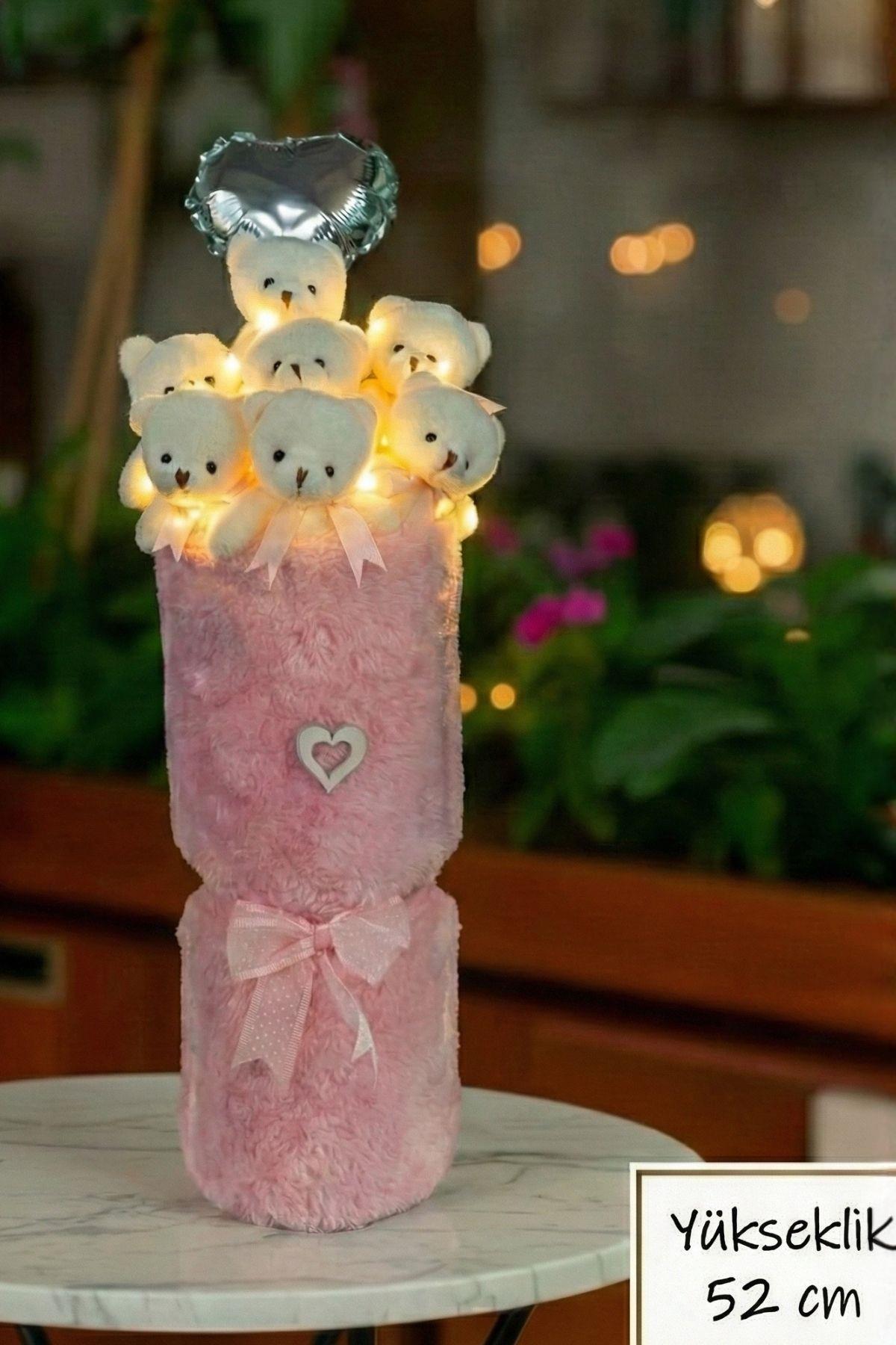 Kadınlar Gününe ÖZEL: Deluxe Pembe Peluş Ayıcık LED Işıklı Kalp Balonlu Peluş Vazo Tasarımlı Ayıcık Buketi