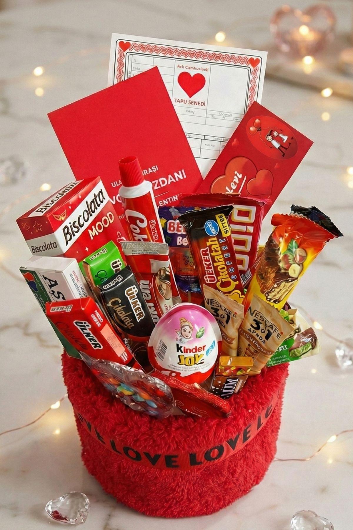 3’lü Kadınlar Günü Hediye Seti | 90 Cm Peluş Ayı, Love Çikolata Sepeti & Mavi Peluş Ayıcık Buketi