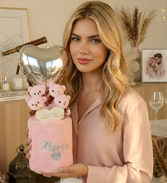 Kişiye Özel İsimli Peluş Silindir Kutuda Ayna & Kalp Balonlu 4'lü Pembe Ayıcık Buketi
