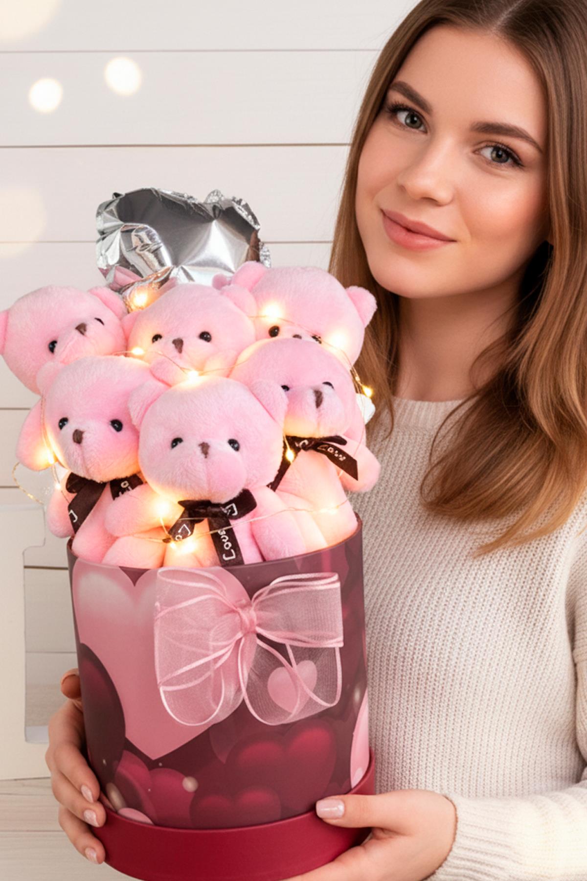 Premium Silindir Kalpli Kırmızı Kutusunda, Kalpli Balonlu LED Işıklı 6’lı Pembe Ayıcık Buketi