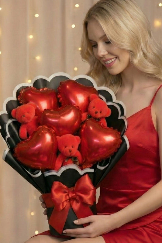 Kadınlar Günü'ne Özel: 5'li Kalp Balonlu, 3'lü Ayılı Kırmızı Ayıcık Buketi | Sevgiliye Hediye