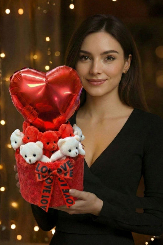 Kadınlar Günü’ne Özel: Büyük Kalp Balonlu Deluxe Peluş Ayıcık Buketi – Özel Kutulu, Kadınlar Gününe Özel Tasarım