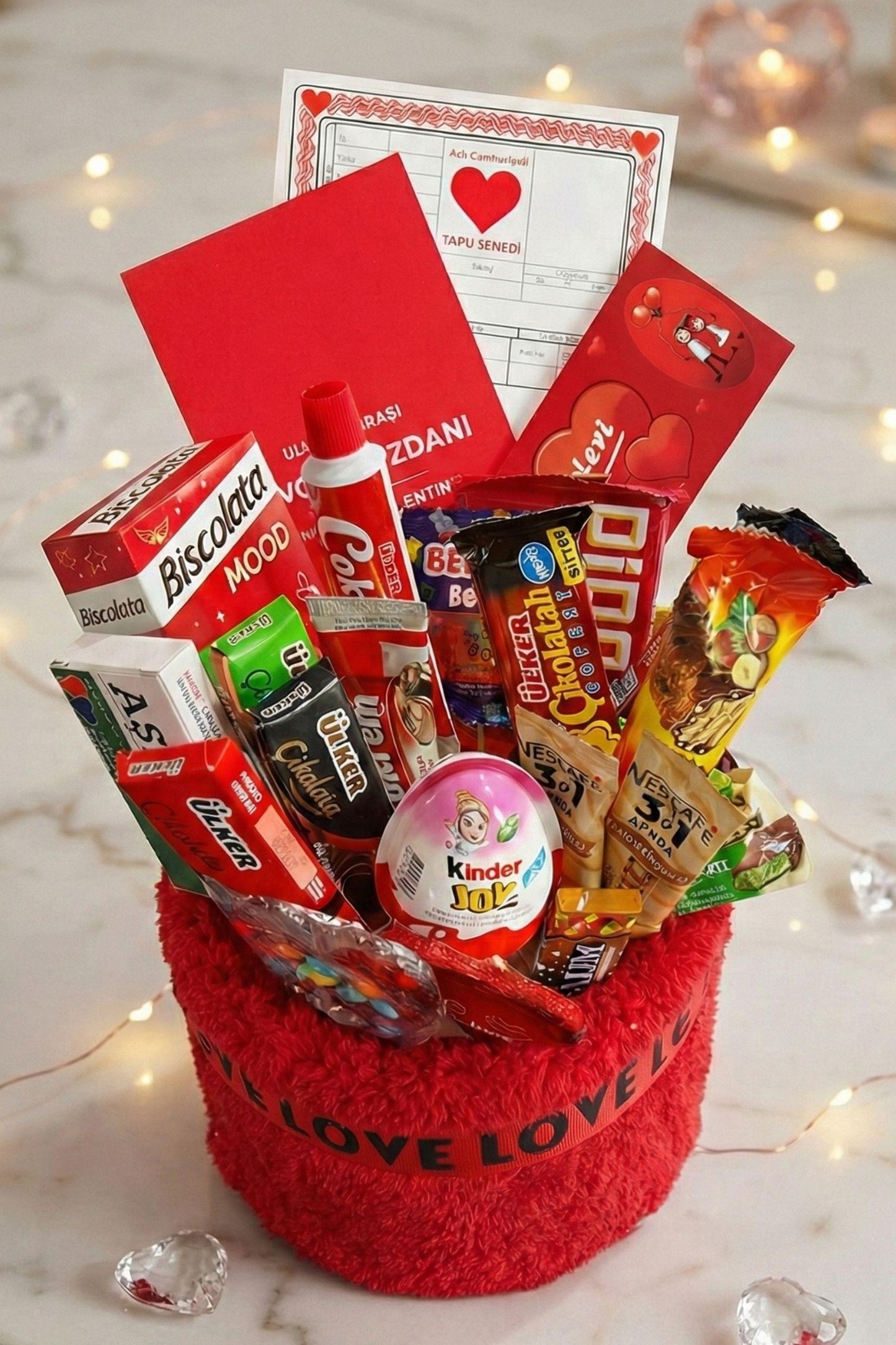 Kadınlar Günü Özel: 90 Cm Peluş Ayı Kırmızı Love Yazılı Tatlı Çikolata Sepeti Sevgiliye Hediye