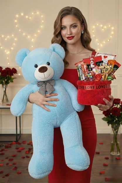 3’lü Kadınlar Günü Hediye Seti | 90 Cm Peluş Ayı, Love Çikolata Sepeti & Mavi Peluş Ayıcık Buketi