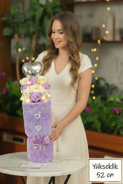 Kadınlar Gününe ÖZEL: Deluxe Mor-Beyaz Peluş Ayıcık LED Işıklı Kalp Balonlu Peluş Vazo Tasarımlı Ayıcık Buketi