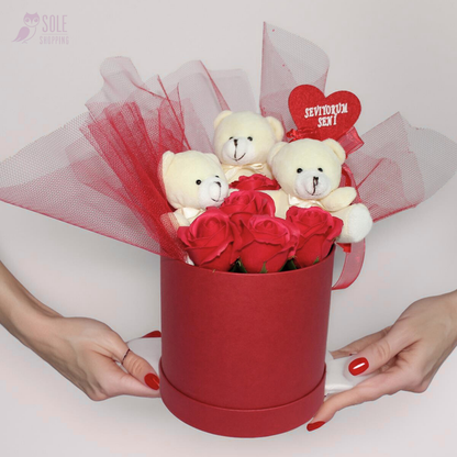 Aşkınızı Anlatmanın En Zarif Yolu: Özel Kutuda Minik Ayıcıklar, Kokulu Güller ve “Seviyorum Seni ”