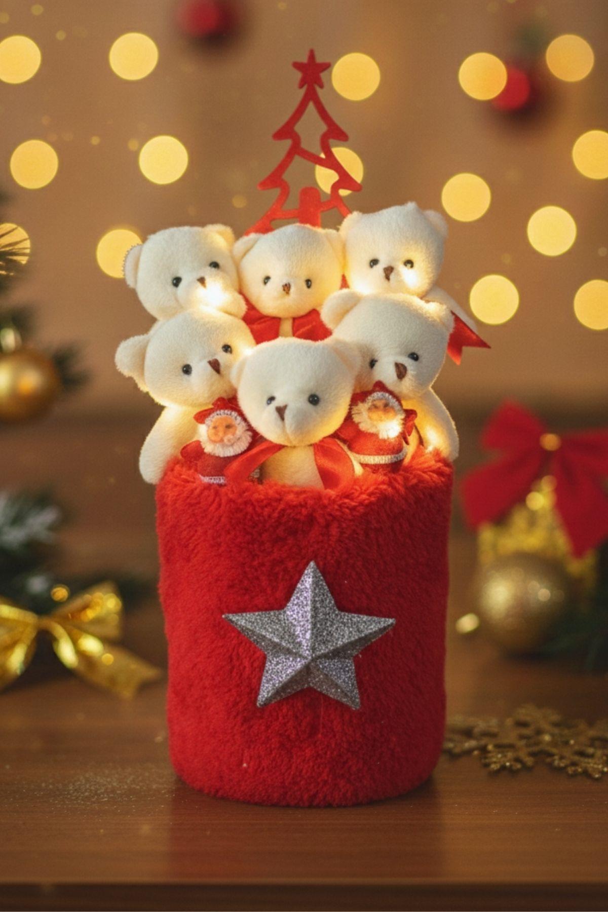 Yeniyıl ÖZEL Seri: Premium Silindir Gümüş Yıldız Detaylı Peluş Kutuda Yılbaşı Temalı LED Işıklı Noel Ağaçlı ve Noel Babalı, Özel Konsept Yeniyıl Ayıcık Buketi